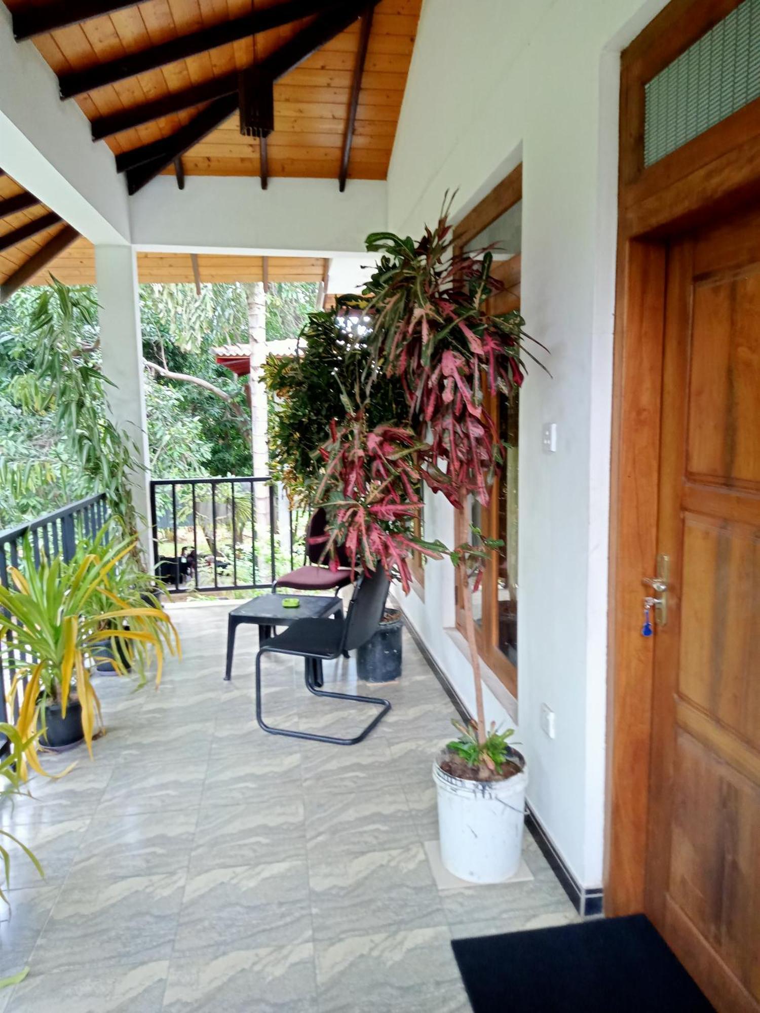 Kithmi Resort โปลอนนารูวา ภายนอก รูปภาพ