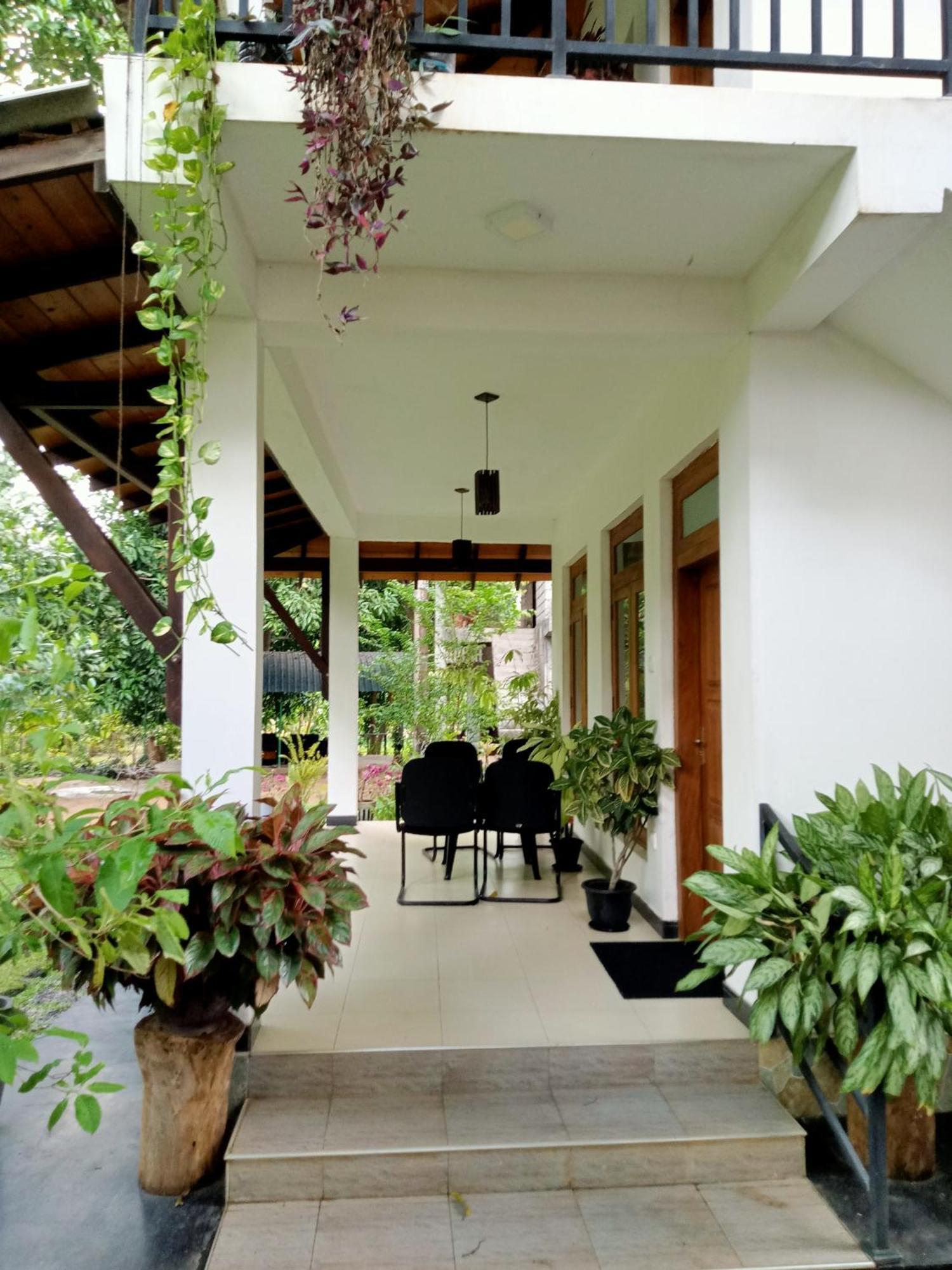 Kithmi Resort โปลอนนารูวา ภายนอก รูปภาพ