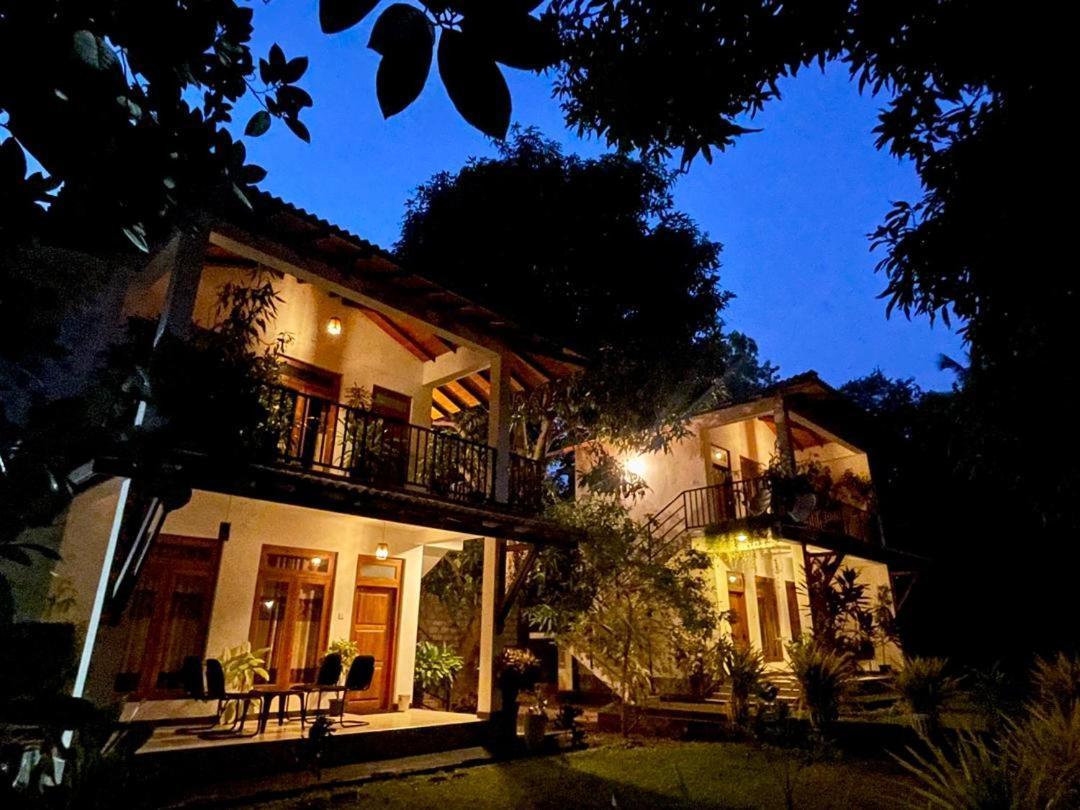 Kithmi Resort โปลอนนารูวา ภายนอก รูปภาพ