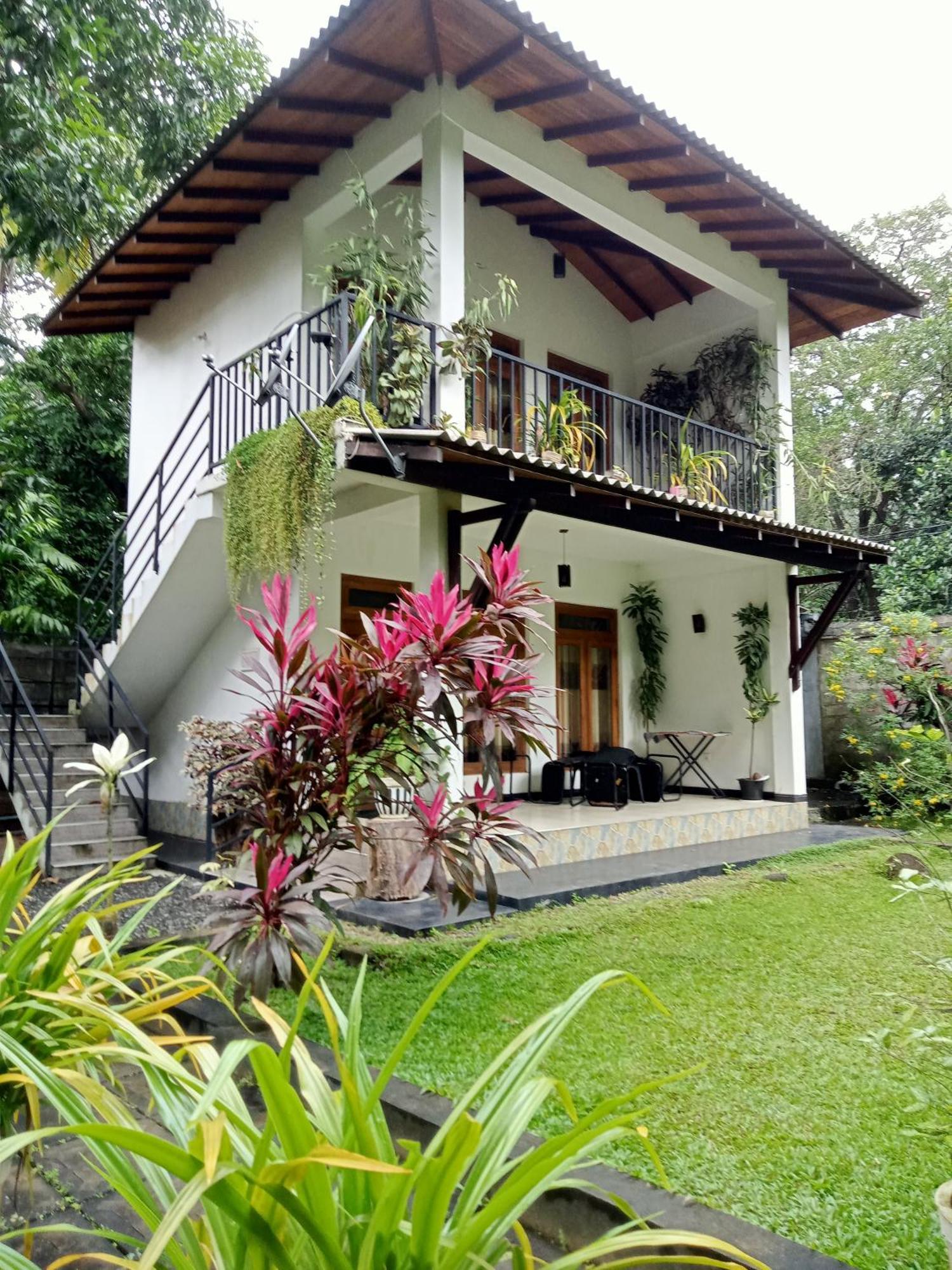 Kithmi Resort โปลอนนารูวา ภายนอก รูปภาพ