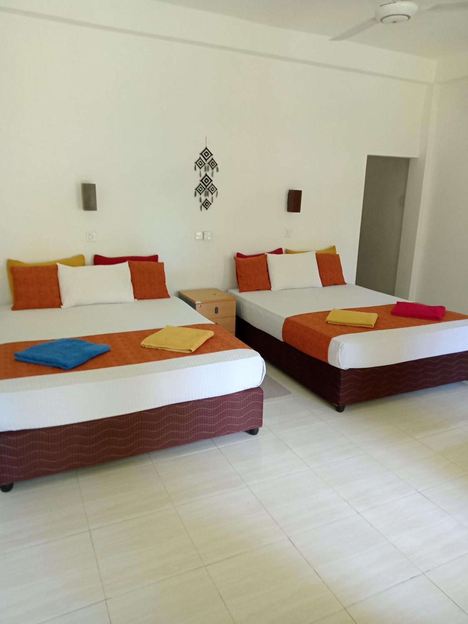 Kithmi Resort โปลอนนารูวา ภายนอก รูปภาพ