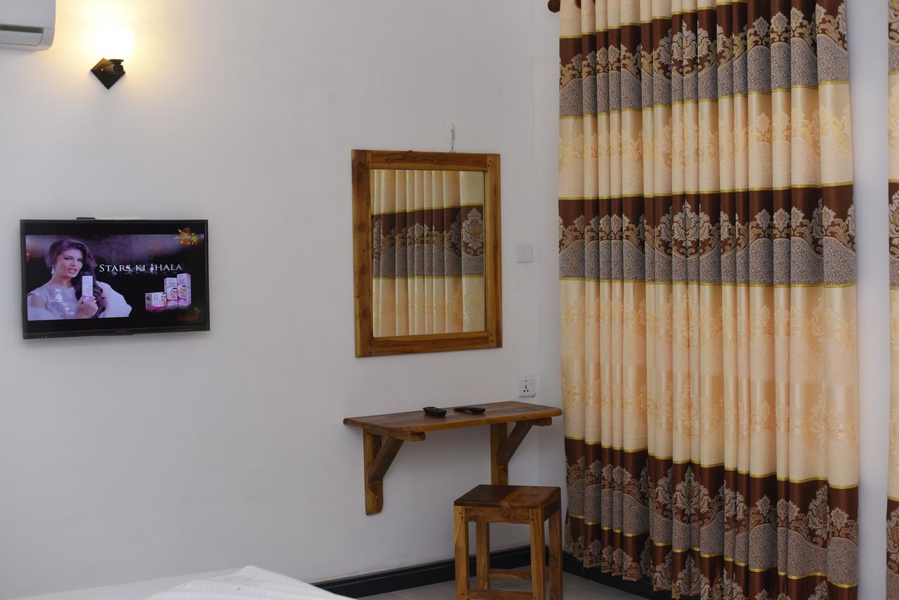 Kithmi Resort โปลอนนารูวา ภายนอก รูปภาพ