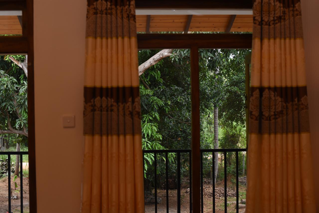 Kithmi Resort โปลอนนารูวา ภายนอก รูปภาพ