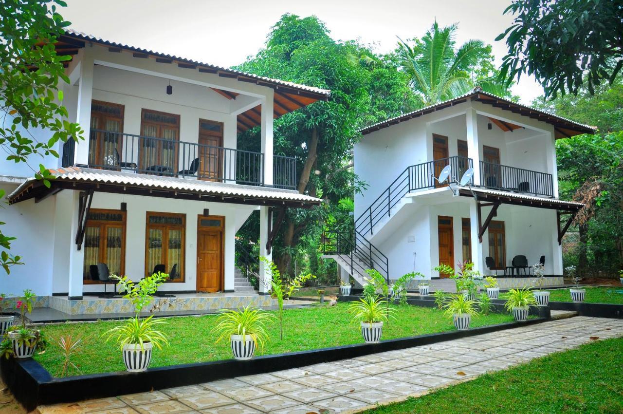 Kithmi Resort โปลอนนารูวา ภายนอก รูปภาพ